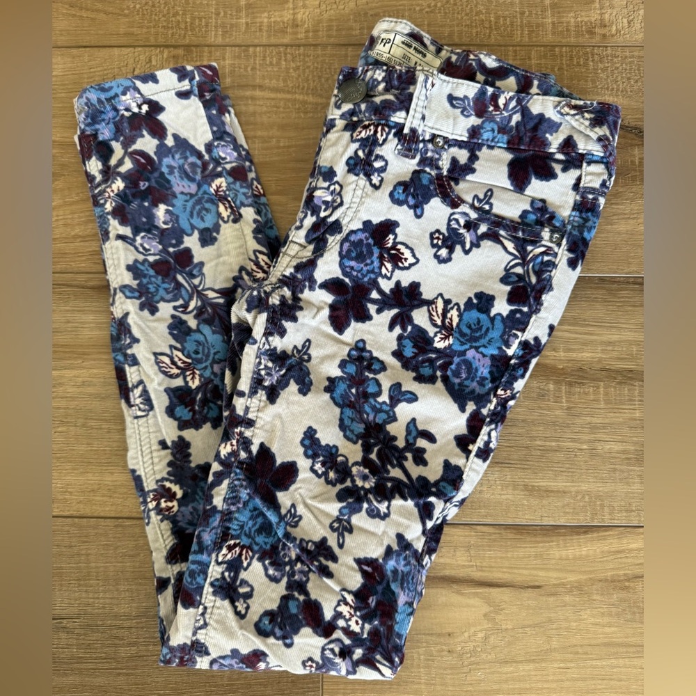 Excellent Condition Free People Blue, Maroon & Lavender Floral Skinny Cord Pants